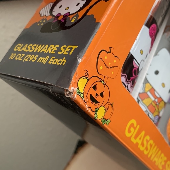 Hello Kitty Sanrio Halloween Glass Set - Picture 6 of 9